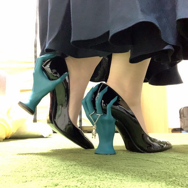 惹きずり込まれる運命のヒールパンプス black × turquoise | labiela.com