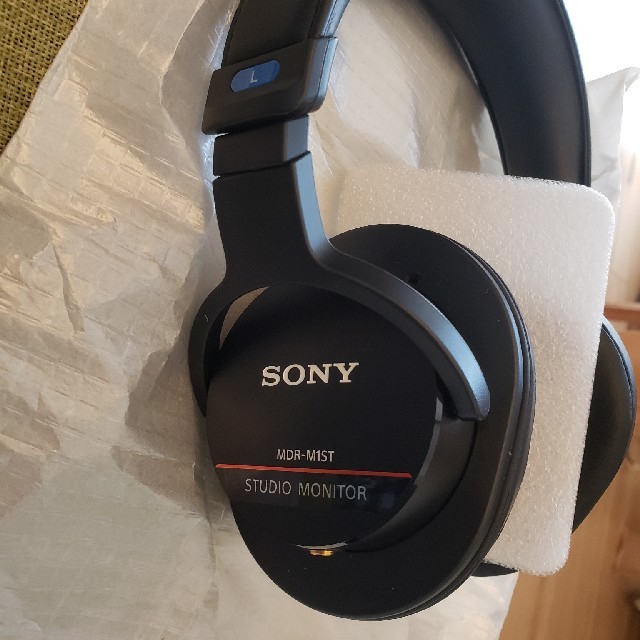 SONY(ソニー)の値引き中【新品・未使用】　 SONY MDR-M1ST モニターヘッドフォン スマホ/家電/カメラのオーディオ機器(ヘッドフォン/イヤフォン)の商品写真