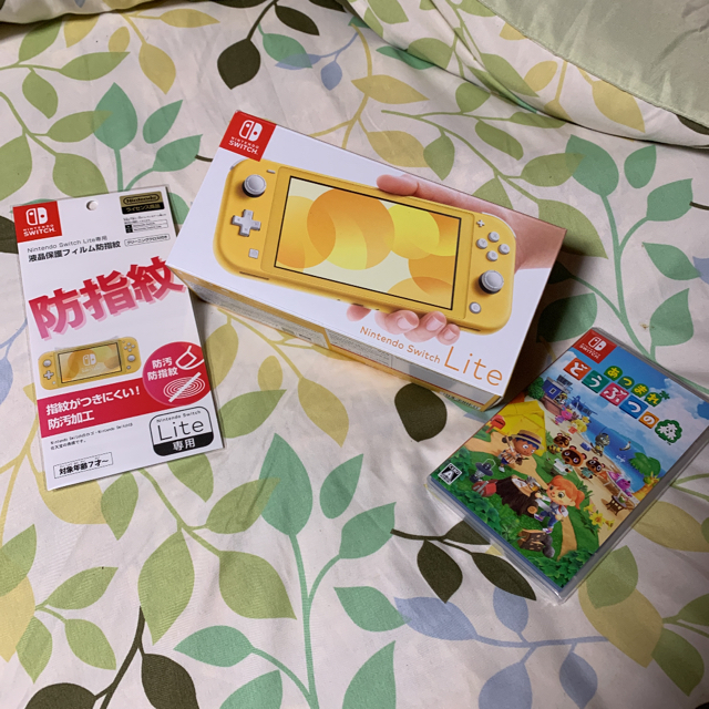 新品 任天堂 スイッチ ライト イエロー どうぶつの森セット 保護 ...