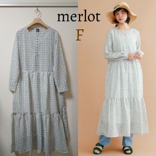 メルロー(merlot)の新品 メルロー merlot 小花柄 シフォン ティアード ワンピース ロング(ロングワンピース/マキシワンピース)