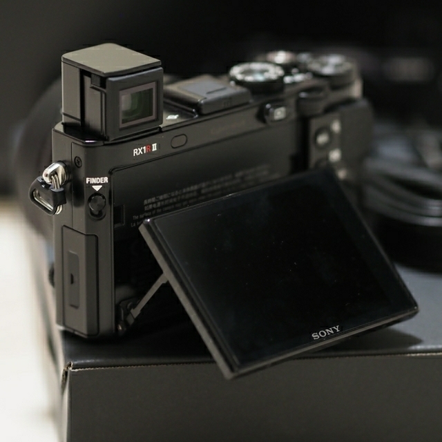 SONY(ソニー)のSONY Cyber−Shot RX DSC-RX1RM2 スマホ/家電/カメラのカメラ(コンパクトデジタルカメラ)の商品写真