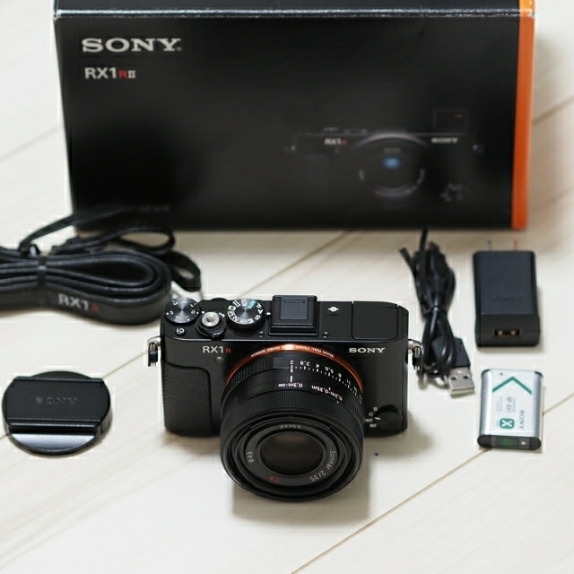 SONY(ソニー)のSONY Cyber−Shot RX DSC-RX1RM2 スマホ/家電/カメラのカメラ(コンパクトデジタルカメラ)の商品写真