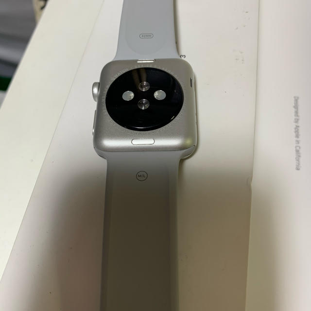 Apple Watch(アップルウォッチ)のアップルウォッチ！シリーズ３！42ミリ・シルバーアルミ！ メンズの時計(腕時計(デジタル))の商品写真