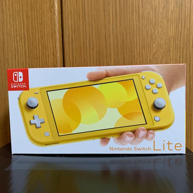 Nintendo Switch Lite イエロー エンタメ/ホビーのゲームソフト/ゲーム機本体(家庭用ゲーム機本体)の商品写真