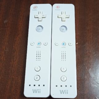 ウィー(Wii)のwiiリモコン ホワイト 2本(家庭用ゲーム機本体)