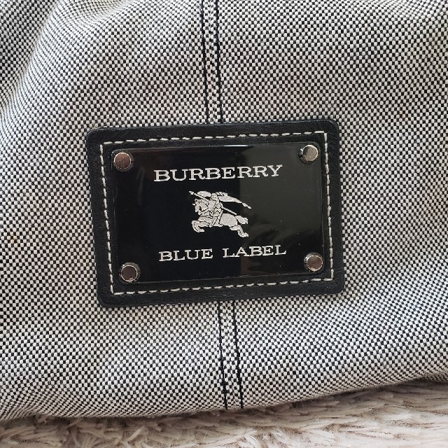 BURBERRY BLUE LABEL(バーバリーブルーレーベル)のBURBERRYショルダーバッグ　　　　　　　　　【♡休日限定、最終値下げ♡】 レディースのバッグ(ショルダーバッグ)の商品写真