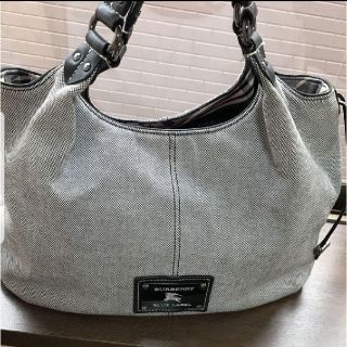 バーバリーブルーレーベル(BURBERRY BLUE LABEL)のBURBERRYショルダーバッグ　　　　　　　　　【♡休日限定、最終値下げ♡】(ショルダーバッグ)