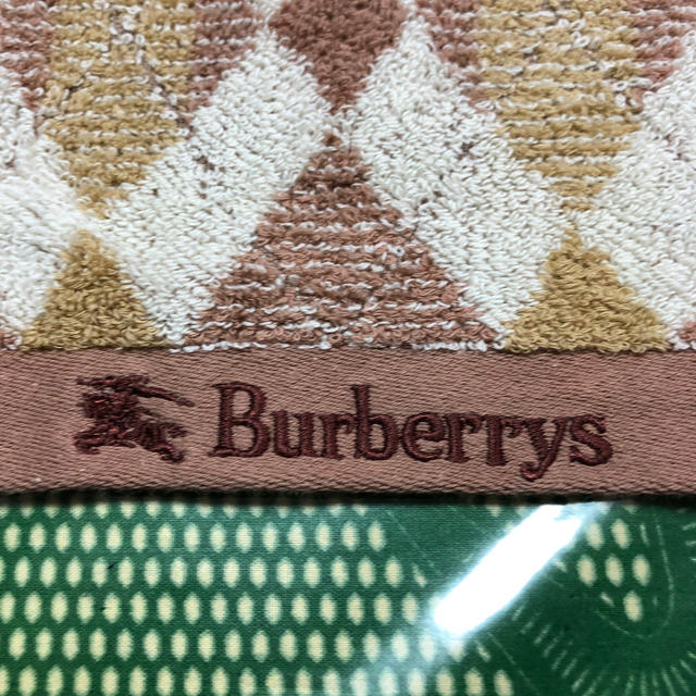 BURBERRY(バーバリー)のBurberrys ハンドタオル レディースのファッション小物(ハンカチ)の商品写真