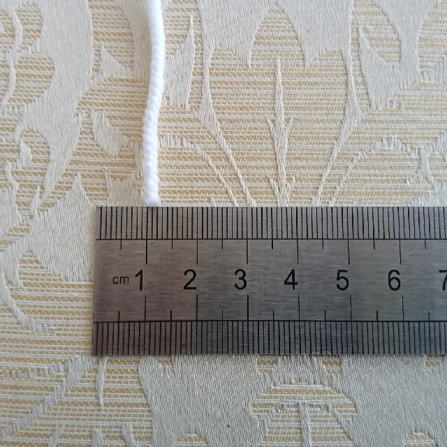 A. 国産 マスクゴム紐 ５メートル ハンドメイドの素材/材料(生地/糸)の商品写真