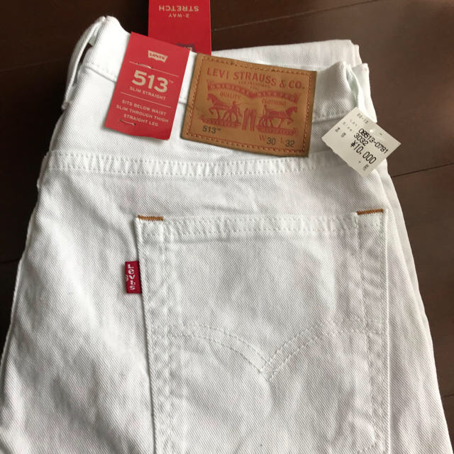 Levi's(リーバイス)の新品★ リーバイス 513 スリムストレートフィット ホワイト 30 メンズのパンツ(デニム/ジーンズ)の商品写真