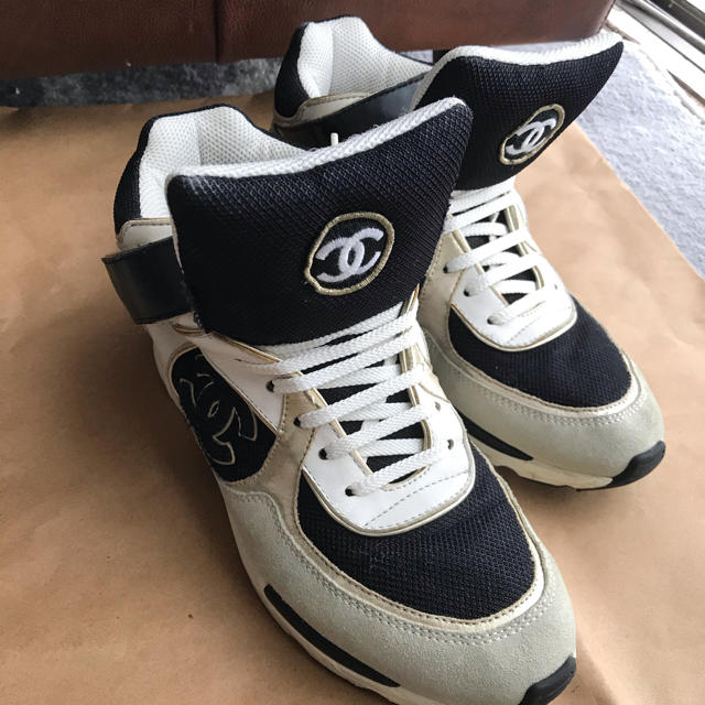 CHANEL - 難あり シャネル スニーカー size38の通販 by ゆう's shop｜シャネルならラクマ