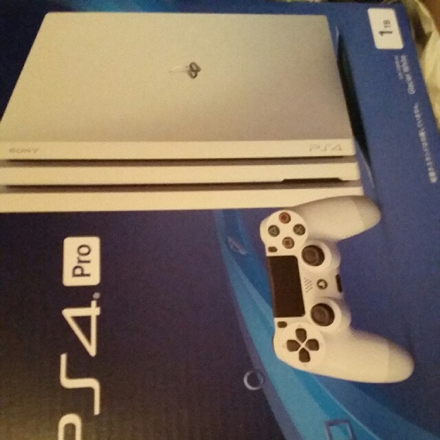 新品未使用 PS4 Pro 1TB WHITE