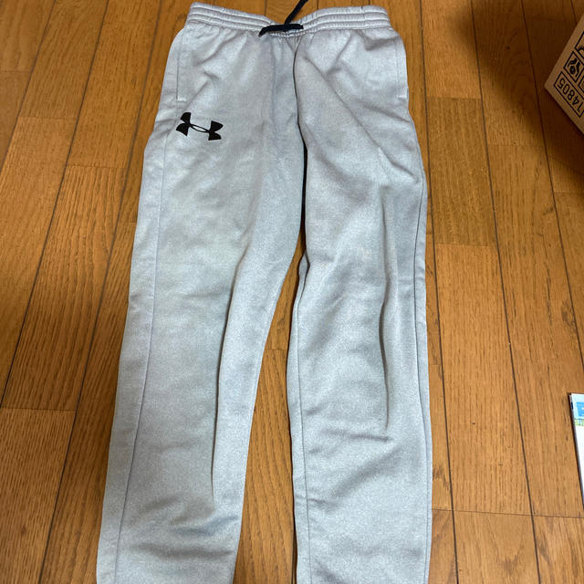 UNDER ARMOUR(アンダーアーマー)のアンダーアーマー ジャージパンツ 140cm キッズ/ベビー/マタニティのキッズ服男の子用(90cm~)(パンツ/スパッツ)の商品写真