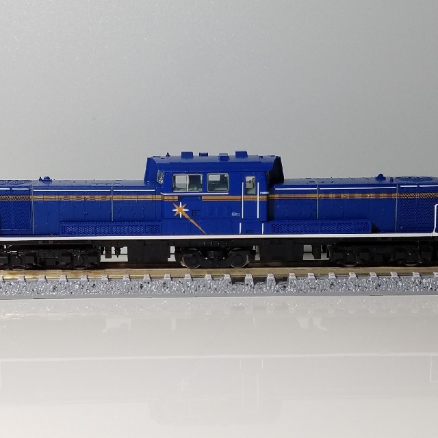 JR DD51形ディーゼル機関車(JR北海道色)<2215>/Nゲージ エンタメ/ホビーのおもちゃ/ぬいぐるみ(鉄道模型)の商品写真
