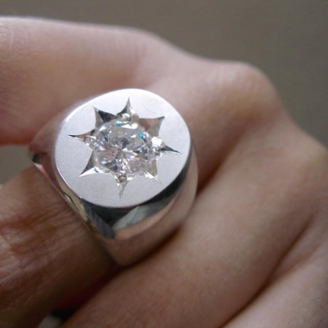 取扱店舗限定アイテム 仁尾彫金『一つ星ジルコニア、パイソン楕円の