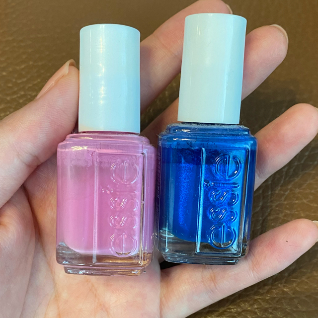 Essie Essieネイルポリッシュ ピンク 青2色セットの通販 By Rose S Shop エッシーならラクマ