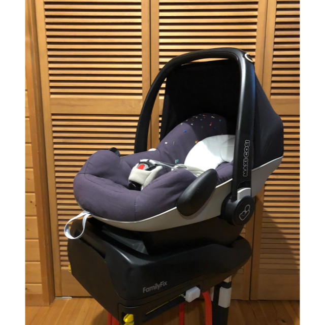 マキシコシペブル & FamilyFix チャイルドシート　isofix