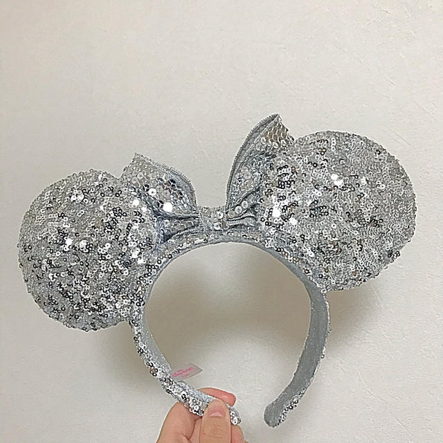 Disney(ディズニー)のディズニー　カチューシャ　キラキラミニー エンタメ/ホビーのおもちゃ/ぬいぐるみ(キャラクターグッズ)の商品写真