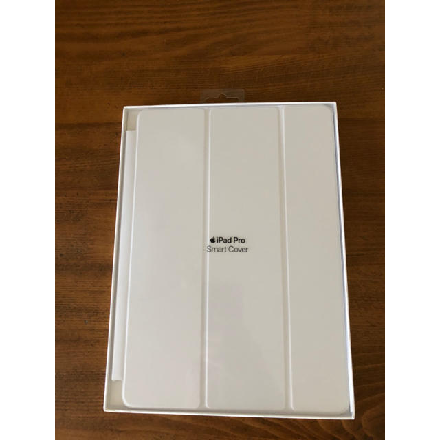 Apple(アップル)の10.5インチiPad Pro用Smart Cover - ホワイト 新品未開封 スマホ/家電/カメラのスマホアクセサリー(iPadケース)の商品写真