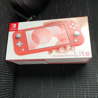 ニンテンドースイッチ(Nintendo Switch)の任天堂Switch ライト　コーラル(家庭用ゲーム機本体)