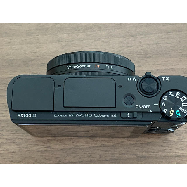 SONY(ソニー)のDSC-RX100M3 ＋　ACC-TRBX（アクセサリーキット） スマホ/家電/カメラのカメラ(コンパクトデジタルカメラ)の商品写真