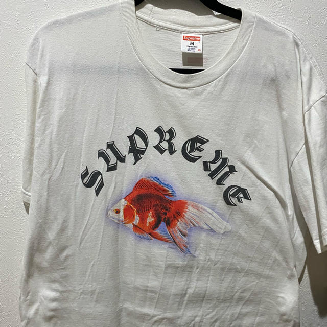 Supreme(シュプリーム)のsupreme goldfish tee メンズのトップス(Tシャツ/カットソー(半袖/袖なし))の商品写真