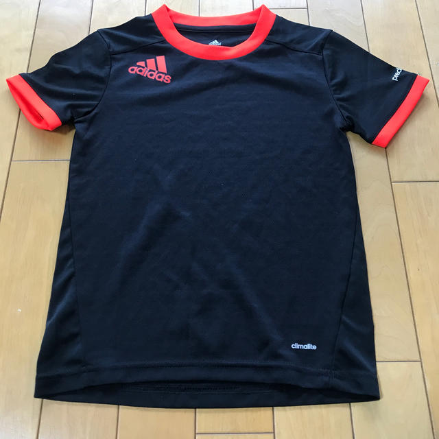 adidas(アディダス)のアディダス　キッズ　シャツ キッズ/ベビー/マタニティのキッズ服男の子用(90cm~)(Tシャツ/カットソー)の商品写真