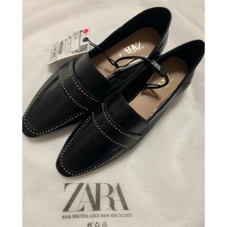 ザラ(ZARA)の 専用 ZARA マイクロスタッズ ローファー(ローファー/革靴)