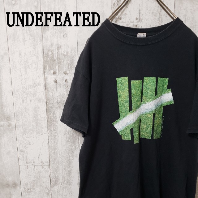 UNDEFEATED(アンディフィーテッド)の【UNDEFEATED アンディフィーテッド】Tシャツ デカロゴ メンズのトップス(Tシャツ/カットソー(半袖/袖なし))の商品写真