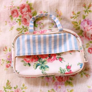 ローラアシュレイ(LAURA ASHLEY)のローラアシュレイ　ポーチ(ポーチ)