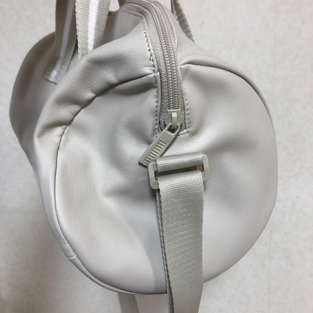 PUMA(プーマ)のしずく様専用　プーマ  新品未使用　ショルダーバック レディースのバッグ(ショルダーバッグ)の商品写真