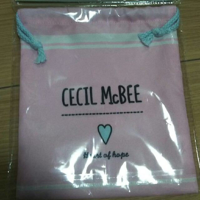 CECIL McBEE(セシルマクビー)のセシルマクビー  巾着ポーチ レディースのファッション小物(ポーチ)の商品写真