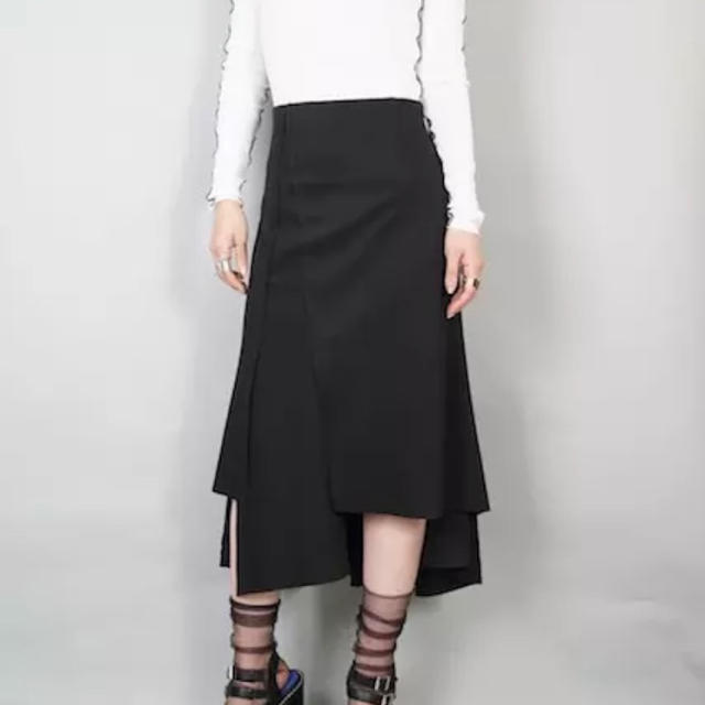 TOGA(トーガ)の【専用】HELK アシンメトリー スカート 黒﻿ レディースのスカート(ひざ丈スカート)の商品写真
