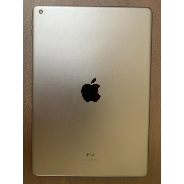 Apple(アップル)のiPad 第7世代　2019最新版　超美品 スマホ/家電/カメラのPC/タブレット(タブレット)の商品写真