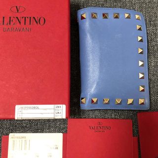 ヴァレンティノ(VALENTINO)の【なお様専用】Valentino ロックスタッズ　二つ折り財布(財布)