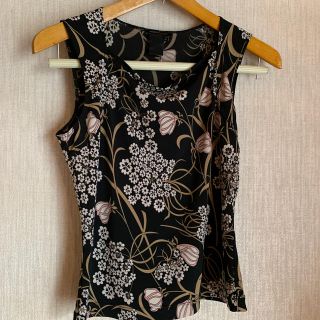 ビーシービージーマックスアズリア(BCBGMAXAZRIA)のとろみトップス(カットソー(半袖/袖なし))