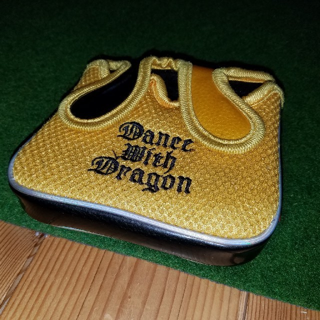 Dance With Dragon(ダンスウィズドラゴン)のダンスウィズドラゴン　パターカバー　マレット　ドラゴン刺繍 スポーツ/アウトドアのゴルフ(バッグ)の商品写真