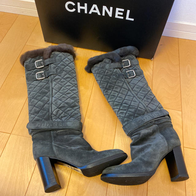 CHANEL(シャネル)のシャネル　ファー　ブーツ！！ レディースの靴/シューズ(ブーツ)の商品写真