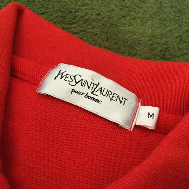 Yves Saint Laurent Beaute(イヴサンローランボーテ)の未使用イヴ・サンローランの半袖メンズポロシャツ メンズのトップス(ポロシャツ)の商品写真