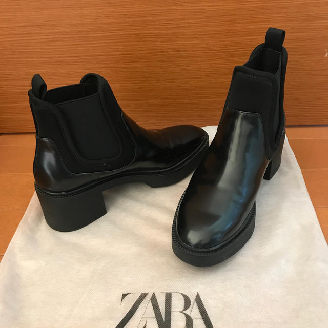 ZARA(ザラ)のZARAショートブーツ レディースの靴/シューズ(ブーツ)の商品写真