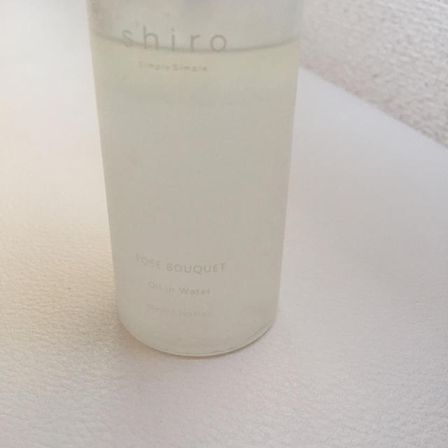 shiro(シロ)のshiro♡ローズブーケオイルインウォーター 80㎖ コスメ/美容のスキンケア/基礎化粧品(化粧水/ローション)の商品写真