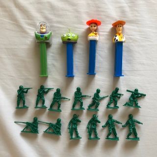 トイストーリー(トイ・ストーリー)のトイストーリー　PEZ・グリーンアーミーメン　セット(キャラクターグッズ)