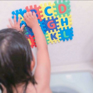 スリーコインズ(3COINS)のお風呂で遊ぼう♪「アルファベットパズル」新品・未使用 3COINS(お風呂のおもちゃ)