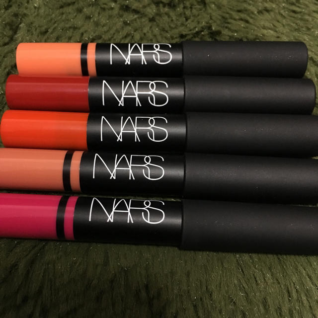 NARS(ナーズ)のリップペンシル5本セット コスメ/美容のベースメイク/化粧品(口紅)の商品写真