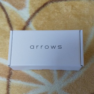 アローズ(arrows)のarrows M05 ブラック SIMフリー(スマートフォン本体)