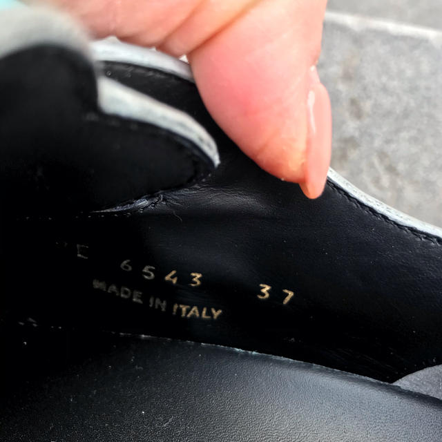 FENDI(フェンディ)のMAHARO様専用☺︎FENDI スニーカー　37 レディースの靴/シューズ(スニーカー)の商品写真