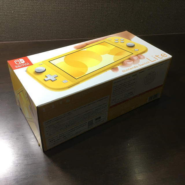 Nintendo Switch(ニンテンドースイッチ)のNintendo Switch Lite イエロー エンタメ/ホビーのゲームソフト/ゲーム機本体(家庭用ゲーム機本体)の商品写真