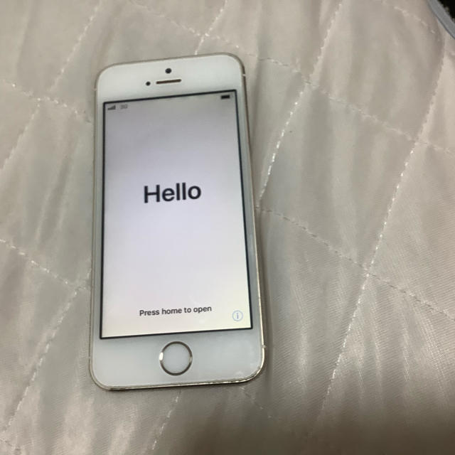 Apple(アップル)のiphone5s 16GB au スマホ/家電/カメラのスマートフォン/携帯電話(携帯電話本体)の商品写真