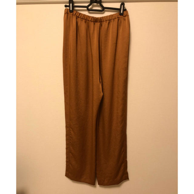 BEAUTY&YOUTH UNITED ARROWS(ビューティアンドユースユナイテッドアローズ)の＜6(ROKU)＞SATIN PANTS レディースのパンツ(カジュアルパンツ)の商品写真