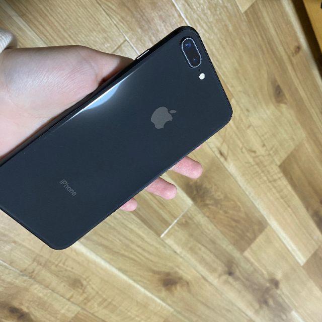 Apple(アップル)のiPhone 8 Plus 64 GB SIMフリー スマホ/家電/カメラのスマートフォン/携帯電話(スマートフォン本体)の商品写真